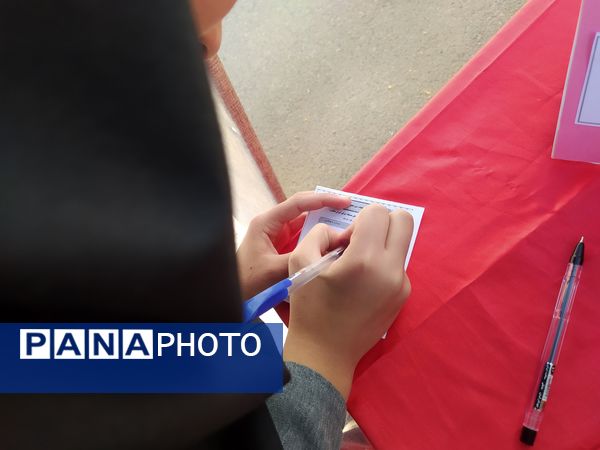 انتخابات شورای دانش آموزی در دبیرستان دخترانه امید 