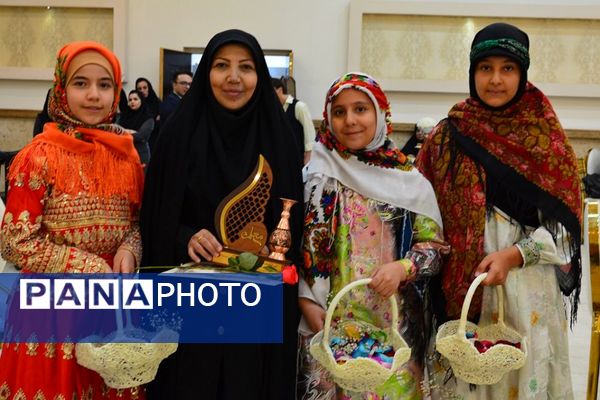 برگزاری مراسم گرامیداشت مقام معلم در بهارستان‌دو