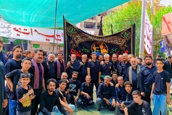 حضور پرشور هیئت فدائیان هفتاد و دو تن دوطفلان در مهدیه بزرگ اصفهان در صبح روز تاسوعا
