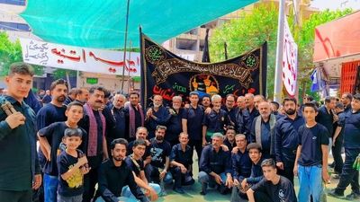 حضور پرشور هیئت فدائیان هفتاد و دو تن دوطفلان در مهدیه بزرگ اصفهان در صبح روز تاسوعا