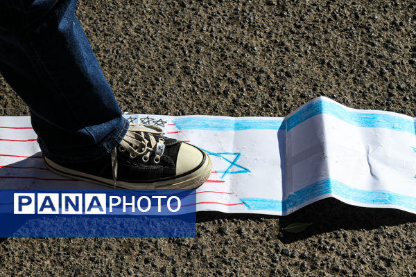 حضور پرشور دانش آموزان زنجانی در راهپیمایی ۱۳ آبان