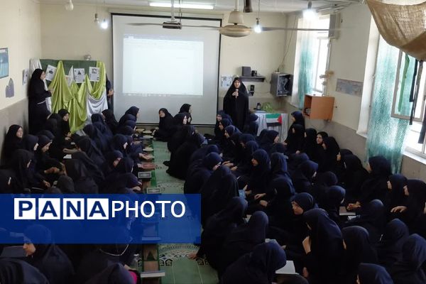 محفل انس با قرآن در دبیرستان معارف ناحیه ۴ شیراز 