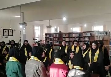 بازدید دانش آموزان از کتابخانه عمومی دانش کشاورز