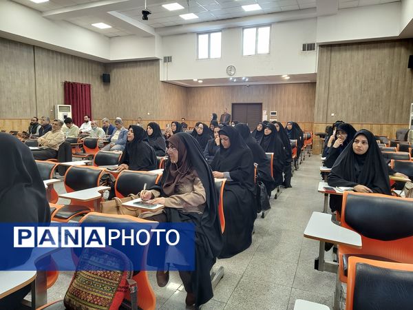 جلسه معاونین و مربیان پرورشی  ناحیه سه در دبیرستان مصلی نژاد حضرت زهرا(س)