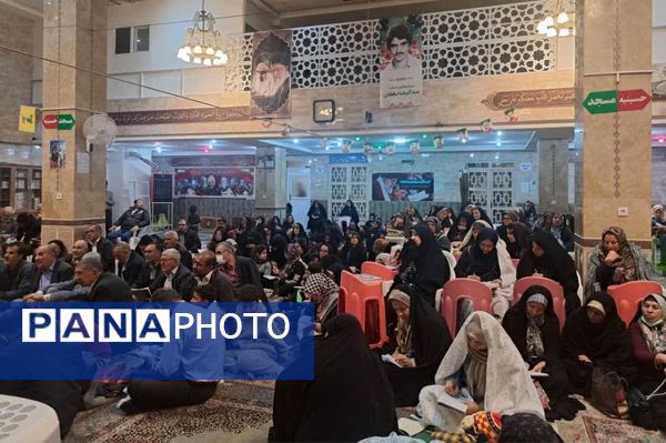 آموزش قرآن به افراد کم سواد یا بی سواد در مسجد آل یاسین 
