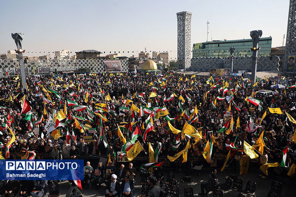 تجمع محکومیت ترور سید حسن نصرالله و قدردانی از عملیات وعده صادق ۲ در میدان امام حسین(ع)