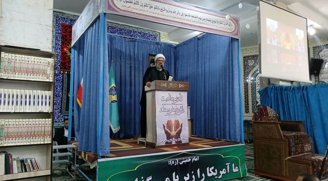 حضور دانش‌آموزان در نماز جمعه، نشان از رشد معنوی و تربیتی از نسل جوان است