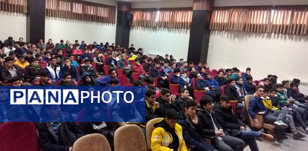 همایش هدایت تحصیلی دانش آموزن پایه نهمی در مشهد