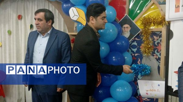 نواختن زنگ شکوفه‌ها در دبستان شاهد پسران شهرستان محمودآباد