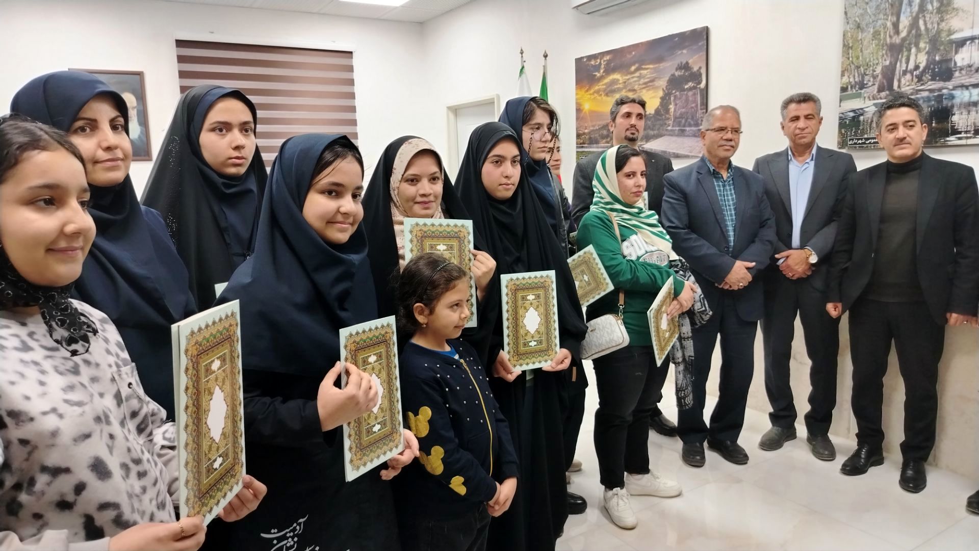 تجلیل از برگزیدگان پویش‌های گردشگری و فرهنگی شهردار ملایر