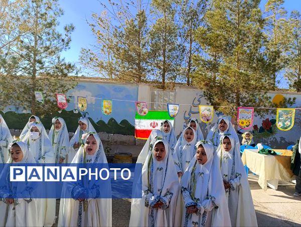 شور و هیجان هفته فرهنگ و هنر در دبستان خدیجه کبری ابرکوه