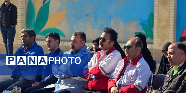 تمرین آمادگی دانش‌آموزان بافق در مانور سراسری زلزله و ایمنی