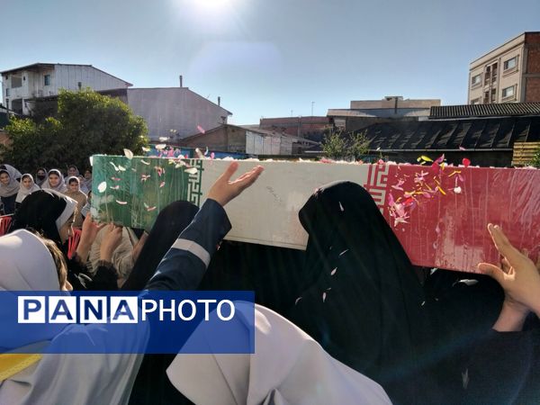 دبیرستان نجم میزبان پیکر یک شهید گمنام شد