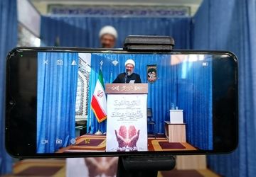 حضور مدیرکل اداره ورز‌ و جوانان در صفوف نماز جمعه بن