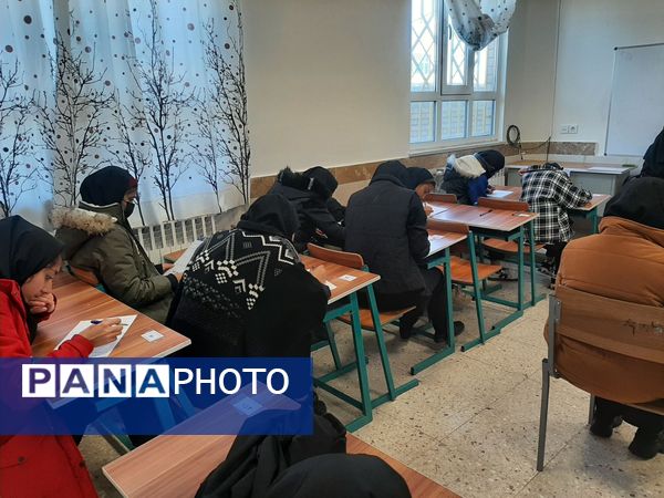 امتحانات نوبت اول دانش آموزان دبیرستان نیایش شهرستان باخرز