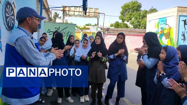 برگزاری مسابقات دارت در مدرسه شهید احمد خاقانی شیروان