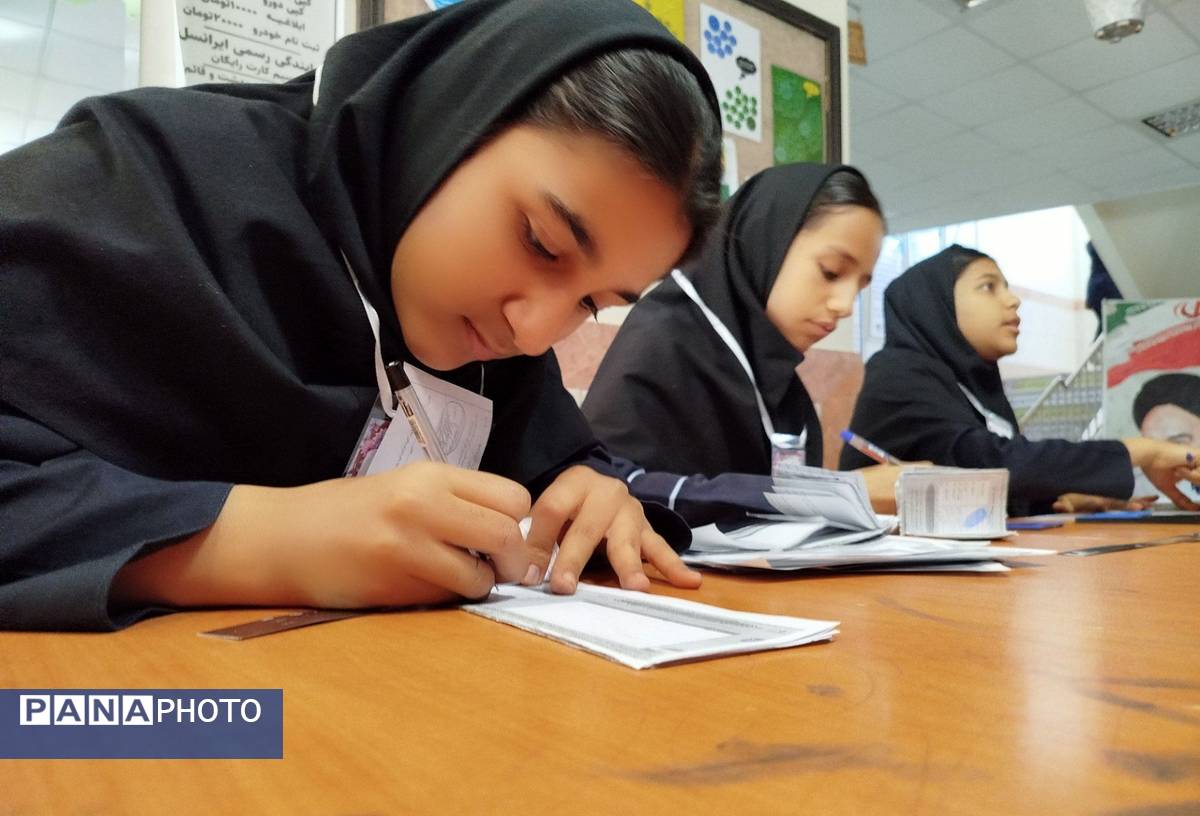 برگزاری انتخابات شورای دانش آموزی در کاشمر