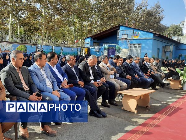 مراسم باشکوه زنگ ایثار و مقاومت در دبیرستان مصلی نژاد حضرت ام البنین