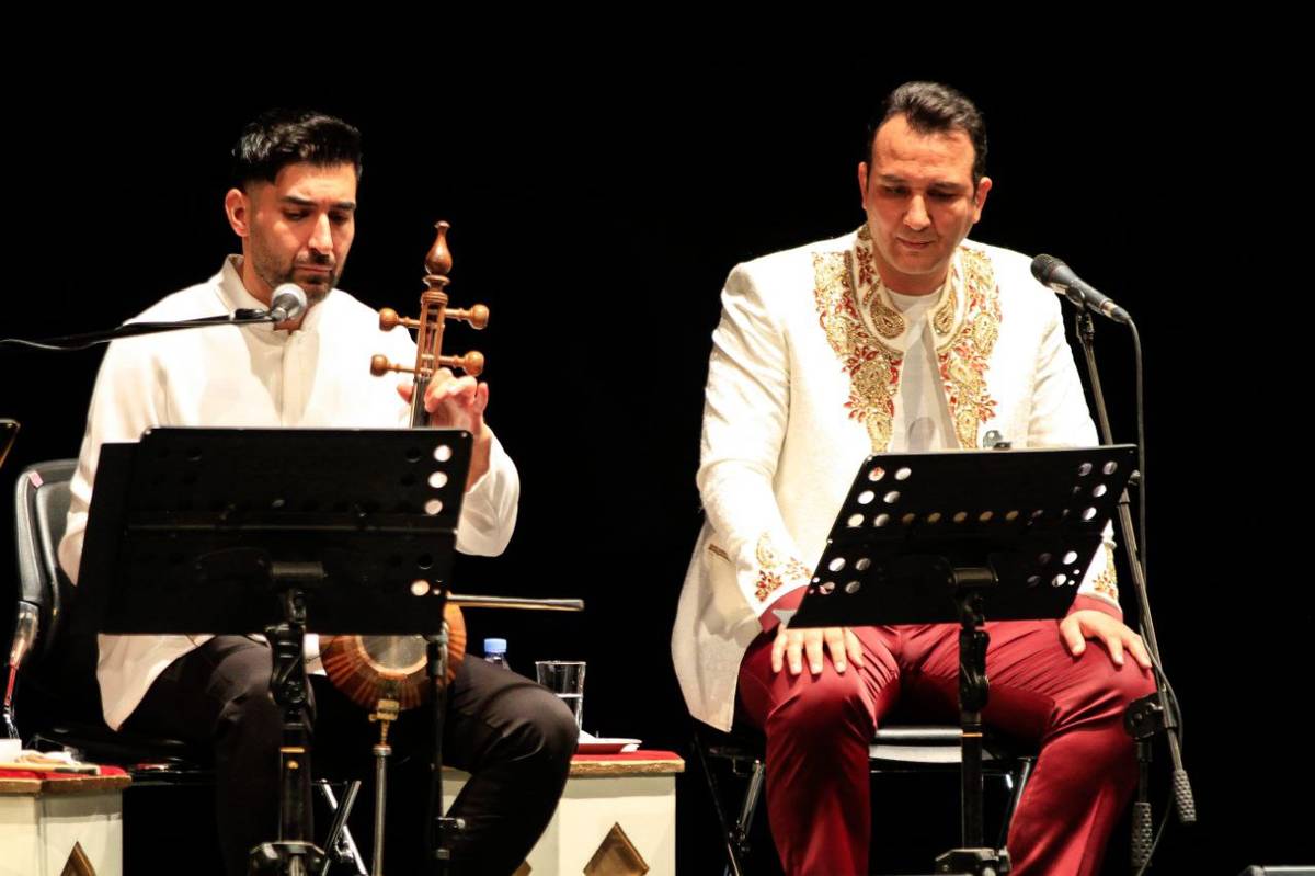 برگزاری کنسرت گروه قمر با صدای مصطفی جلالی‌پور در تالار وحدت