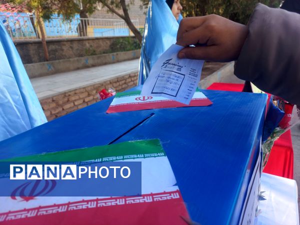 انتخابات شورای دانش آموزی در مدرسه فرهنگ خلیل آباد