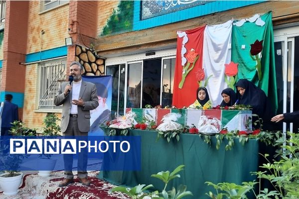 وداع دانش‌آموزان دبیرستان فرهنگیان ناحیه ۷ با شهید گمنام 