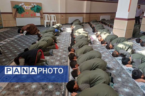 فیروزکوه؛ میزبان نماز جماعت و گفتمان‌های دینی در محیط مدرسه