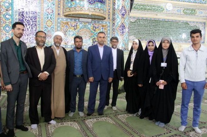 مصلی امام خمینی(ره) شهرکرد میزبان معلمان و دانش‌آموزان بود