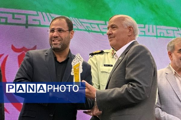 حضور وزیر آموزش و پرورش در بیست‌و‌ششمین جشنواره خیرین مدرسه‌ساز استان مرکزی