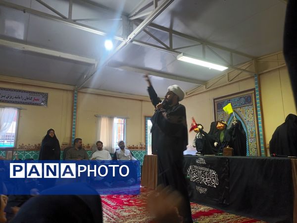 عطر فاطمی در فضای آموزش دبیرستان میرزا جعفر سروقد با برپایی ایستگاه صلواتی 