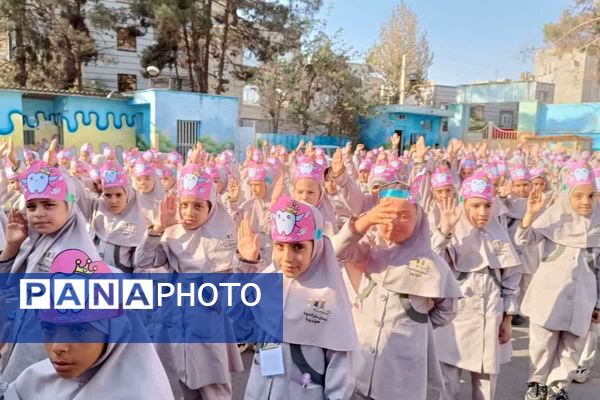 برگزاری طرح وارنیش فلوراید در مدرسه سمیه قرچک