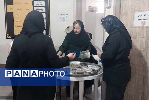 برپایی موکب شهادت حضرت زهرا(س) در دبیرستان شهید محمدتقی دستغیب ناحیه ۳ 