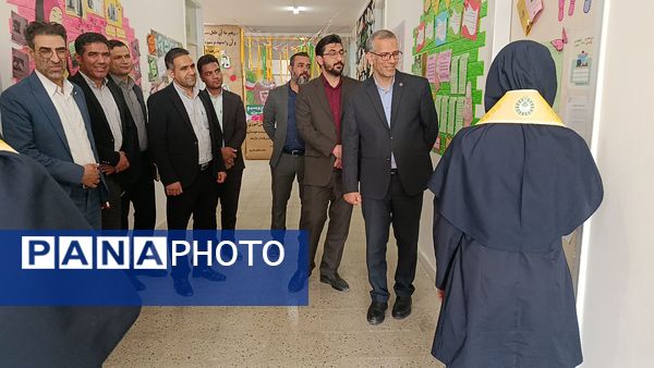 بازدید مسئولین استانی  از دبیرستان فرزانگان