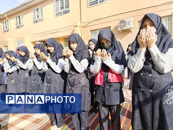 اقامه نماز باران در دبیرستان دخترانه یک وکیلی 3