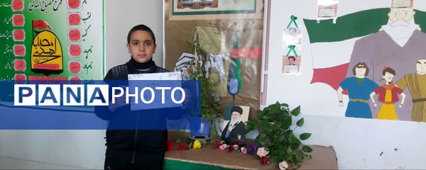 اجرای پویش «جانم فدای رهبر» در آموزشگاه شهید محمد منتظر قائم خاتم 