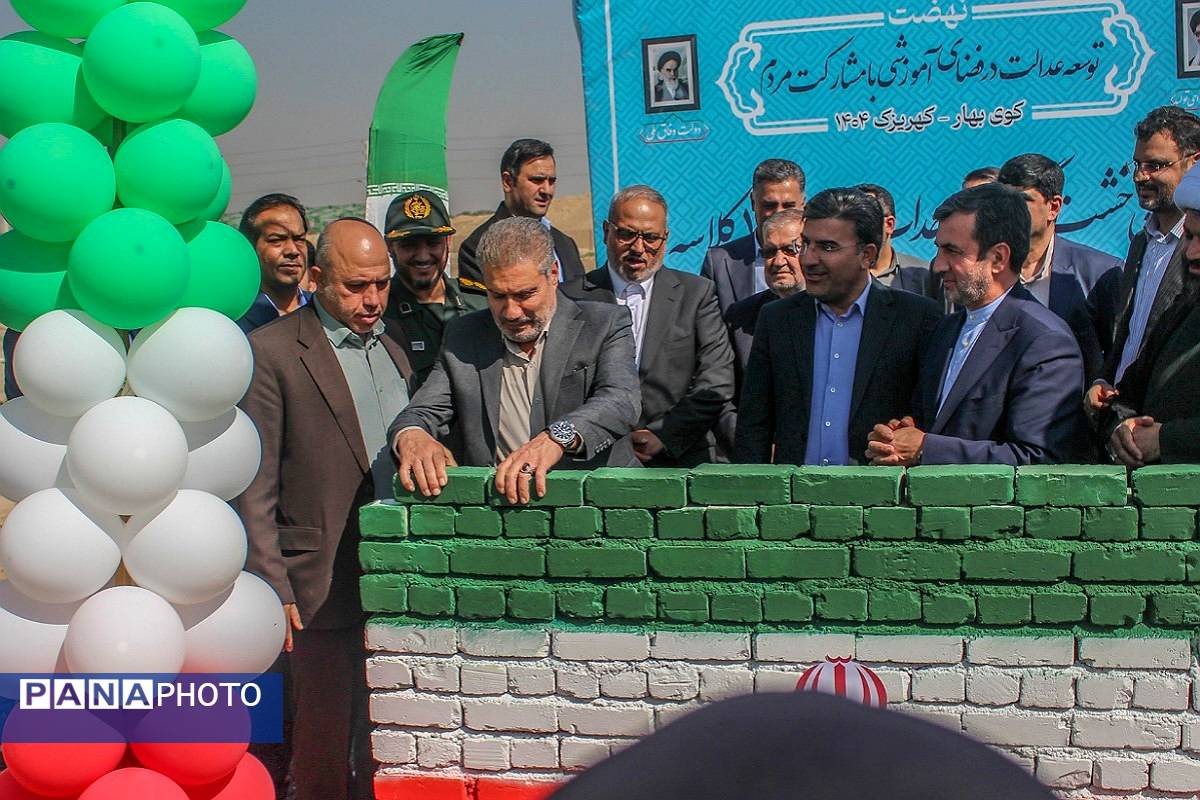آیین خشت گذاری سه مدرسه ۱۵ کلاسه در کهریزک