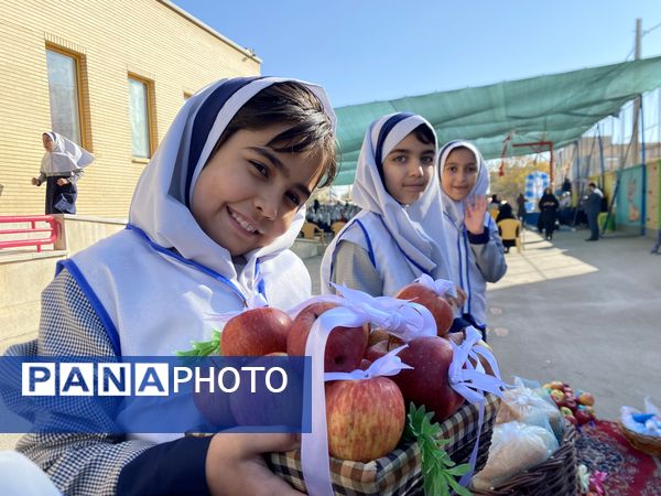 صبحگاه شاد مدارس دخترانه استان اصفهان در قالب طرح «نوجوان شاد ایرانی (نشا)»