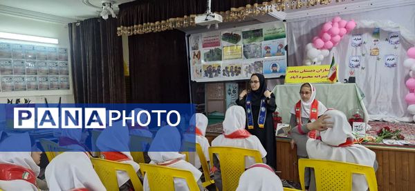 بازدید رئیس سازمان دانش‌آموزی از دبستان شاهد دختران