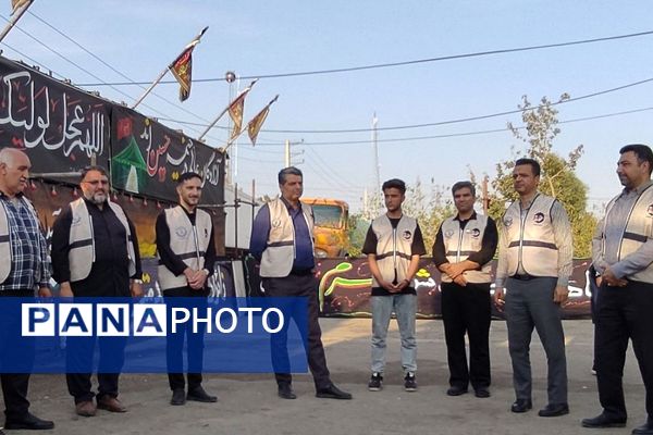 خدمت‌رسانی دانش‌آموزان در موکب «عشاق‌الحسین(ع)» سازمان دانش آموزی شهرستانهای تهران