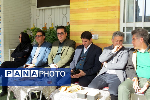 برنامه زنگ ایمنی و ترافیک در مدرسه شهدا فرهنگی دخترانه 