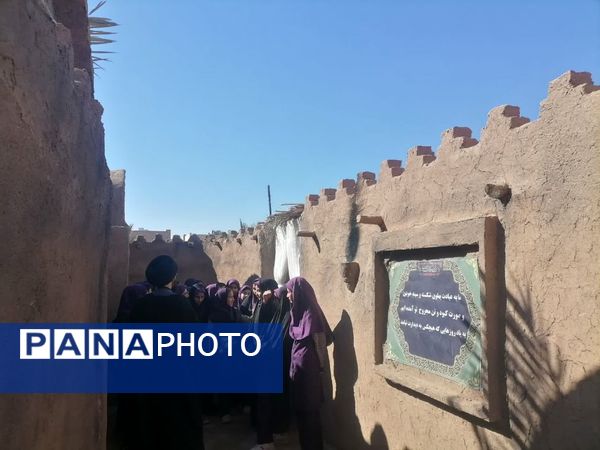 آشنایی نوجوانان با تاریخ صدر اسلام در نمایشگاه حدیث غربت یزد