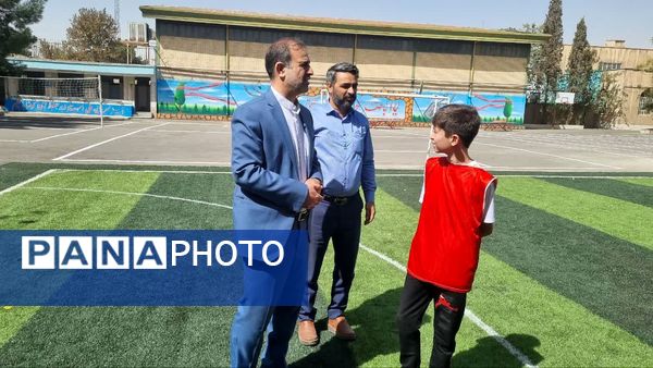 افتتاح زمین چمن مصنوعی دبیرستان اندیشه شاهد منطقه ۱۶