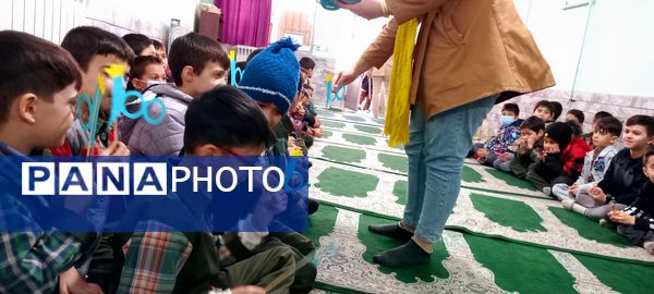 برگزاری جشن یادگیری عدد صد برای کلاس دومی‌های دبستان تصفیه چیها 