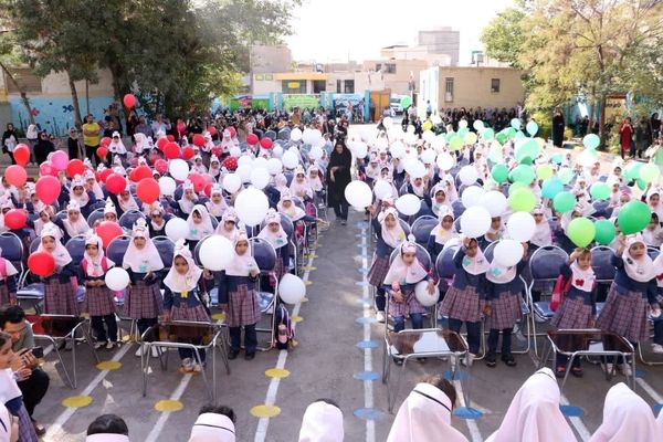 مسئولان، فرزندان حادثه تروریستی را اول مهر از خانه تا مدرسه همراهی می‌کنند