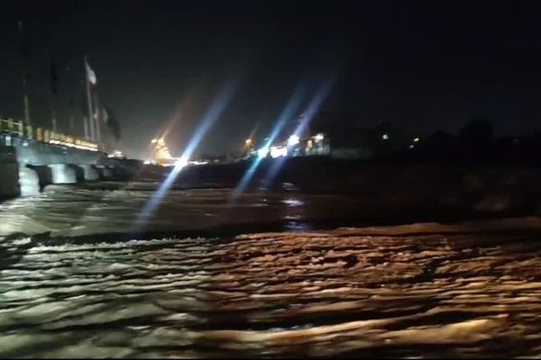 مردم از تردد غیرضروری به مناطق سیل‌زده خودداری کنند