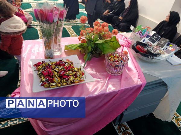 جشن روز مادر و ولادت حضرت زهرا (س) در مدرسه گلشاد خلیل آباد