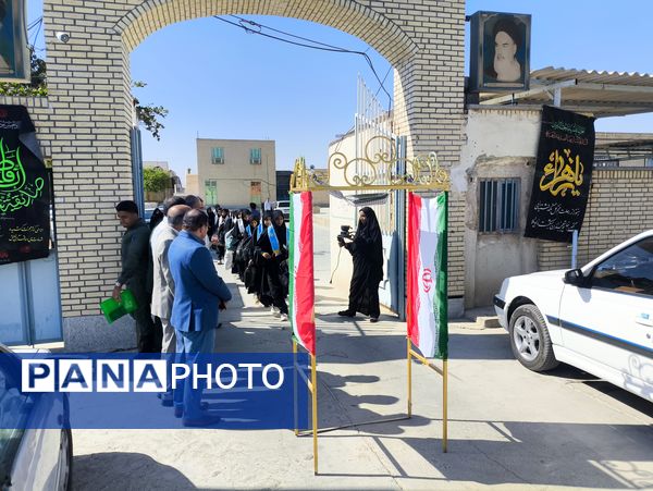 اعزام دانش‌آموزان دختر مدارس سندرک به مناطق عملیاتی جنوب کشور