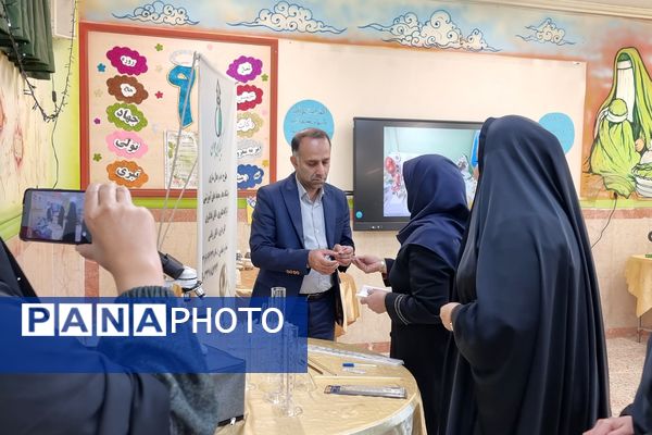 برپایی نمایشگاه صنایع آموزشی و فناوری‌های نوین در دبستان علوی 