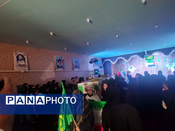 دانش‌آموزان با آرمان شهدا تجدید میثاق کردند