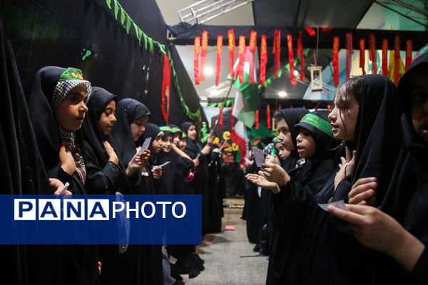 عزاداری کودکان هیات «زیر گنبد طلا» برای دختر سه ساله امام حسین(ع)