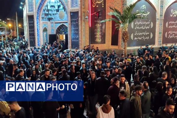 اقامه نماز ظهر عاشورا و آیین تعزیه‌خوانی در اردبیل 